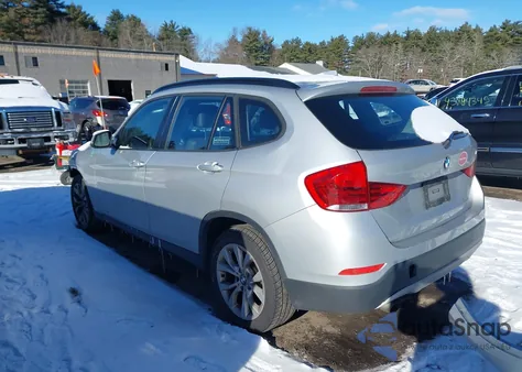 2014 BMW X1 xDrive28I z USA, uszkodzony, nr VIN WBAVL1C52EVY19092